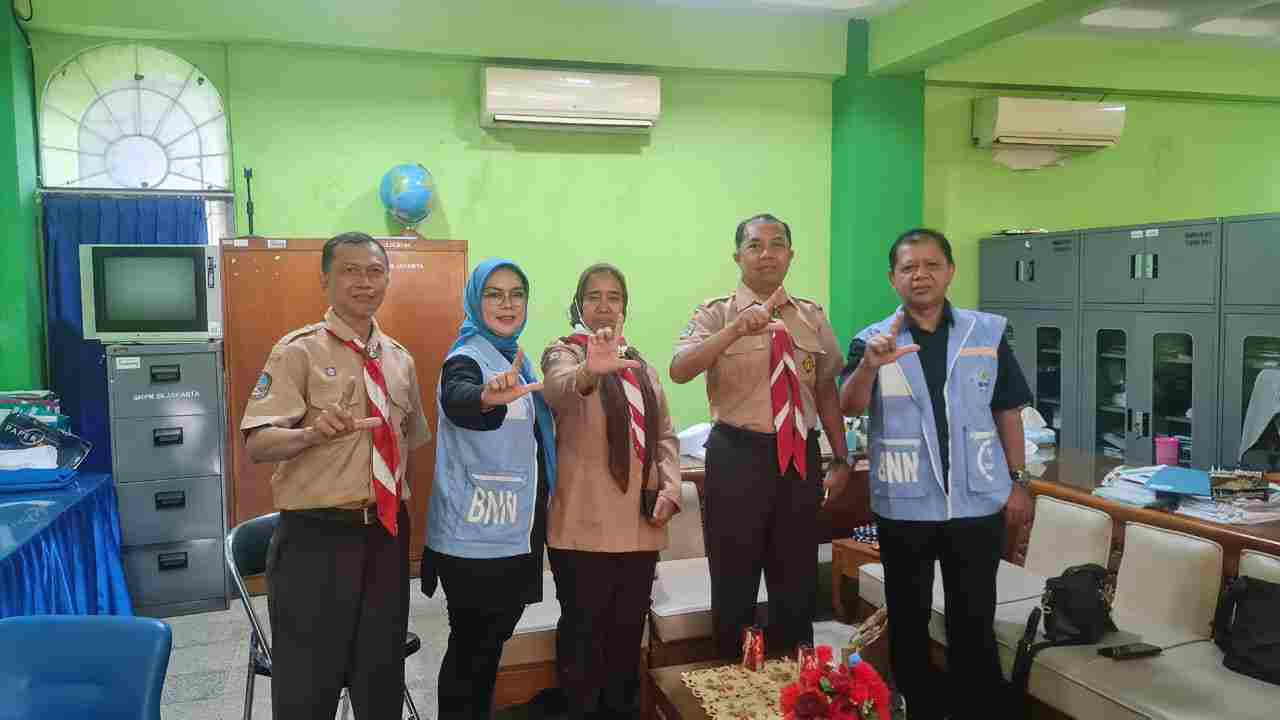 Generasi Berprestasi Tanpa Narkoba, Ketua FPPI DKI Jakarta dan GPAN Sambangi SMP-SMA Al Fajar dan SMP Negeri 56