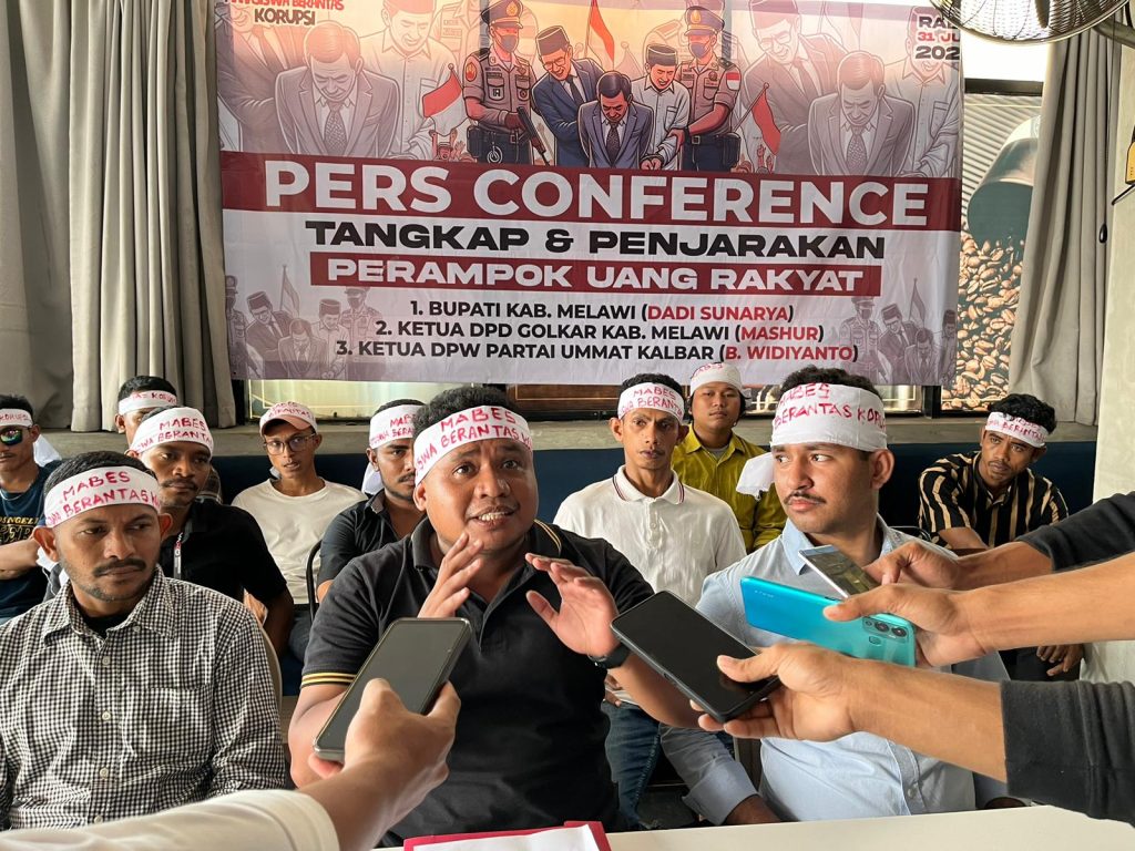 Diduga Kuat Ada Dugaan Korupsi Bantuan UMKM, Kumpulan Mahasiswa Berantas Korupsi Minta agar Polri Tahan Ketua DPD Golkar Kab.Melawai Ketua Umat Kalbar Diduga Kuat Ada Dugaan Korupsi Bantuan UMKM, Kumpulan Mahasiswa Berantas Korupsi Minta agar Polri Tahan Ketua DPD Golkar Kab.Melawai Ketua Umat Kalbar