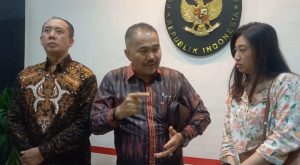 TIM KUASA HUKUM IKE FARIDA MENJERITKAN KEADILAN KE KOMISI KEJAKSAAN ATAS KESEWENANG-WENANGAN OKNUM JAKSA!