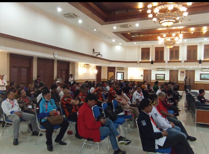KBO Sat Binmas Polres Metro Jakpus Iptu Wardi Berikan Materi Nilai-Nilai Pancasila Di Acara Diskusi yang Digelar Laskar PALAPA KBO Sat Binmas Polres Metro Jakpus Iptu Wardi Berikan Materi Nilai-Nilai Pancasila Di Acara Diskusi yang Digelar Laskar PALAPA