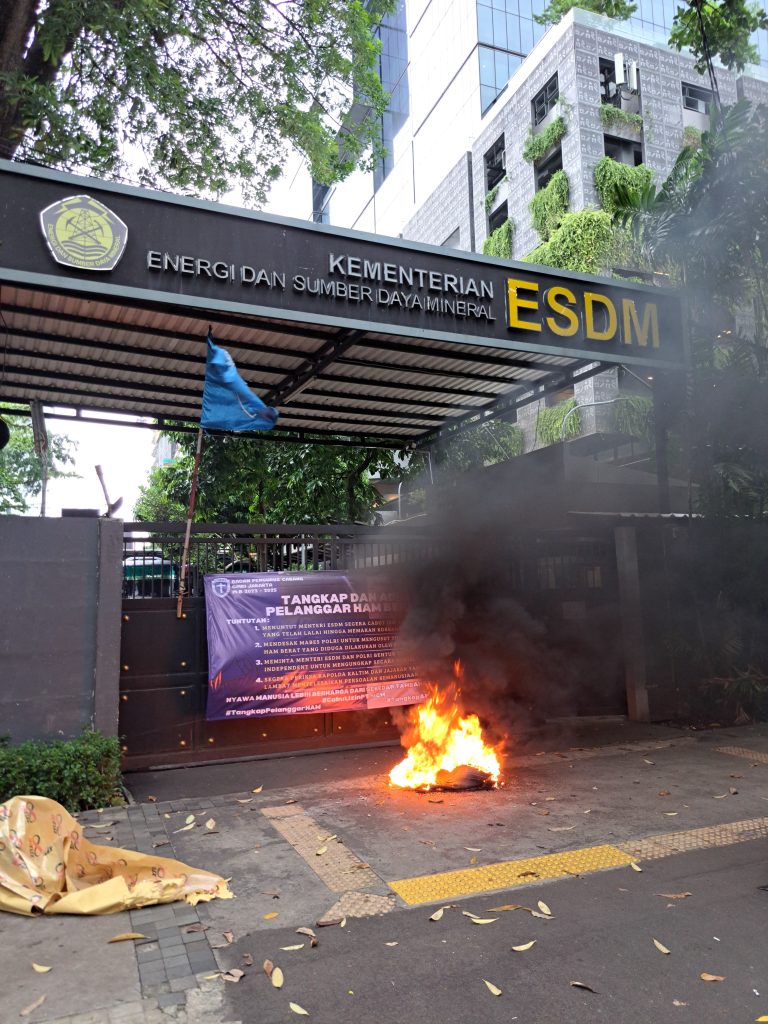 Geruduk Kementerian ESDM, GMKI Jakarta Aksi Kemanusiaan Geruduk Kementerian ESDM, GMKI Jakarta Aksi Kemanusiaan