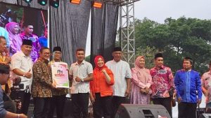 Sahabat Pram menggelar acara Pesta Rakyat Kemenangan di Lapangan Banteng