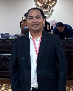 Dr.Adi Mansar, SH,.M.Hum: MK Mengabulkan Eksepsi Pihak Terkait dan Menyatakan Permohonan Pemohon Tidak Dapat Diterima Dalam POKOK PERKARA serta Menolak Permohonan Pemohon untuk seluruhnya