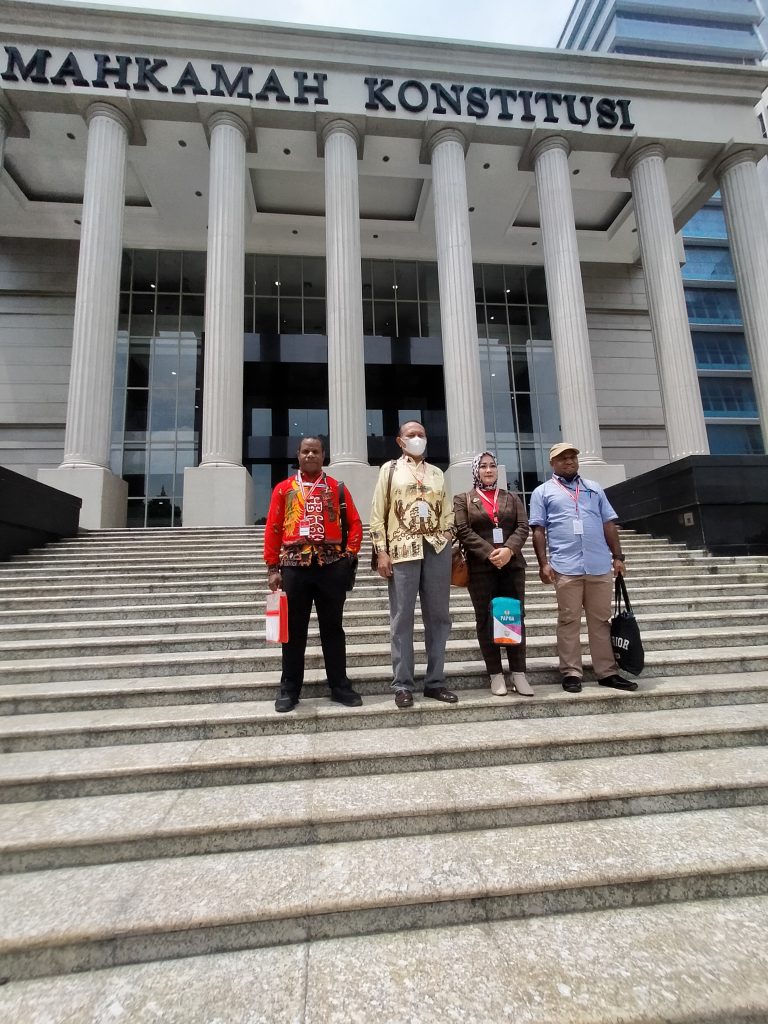 Calon Gubernur Papua Terpilih 2024 Jhon Tabo-Ones Pahabol di Gugat ke MK
