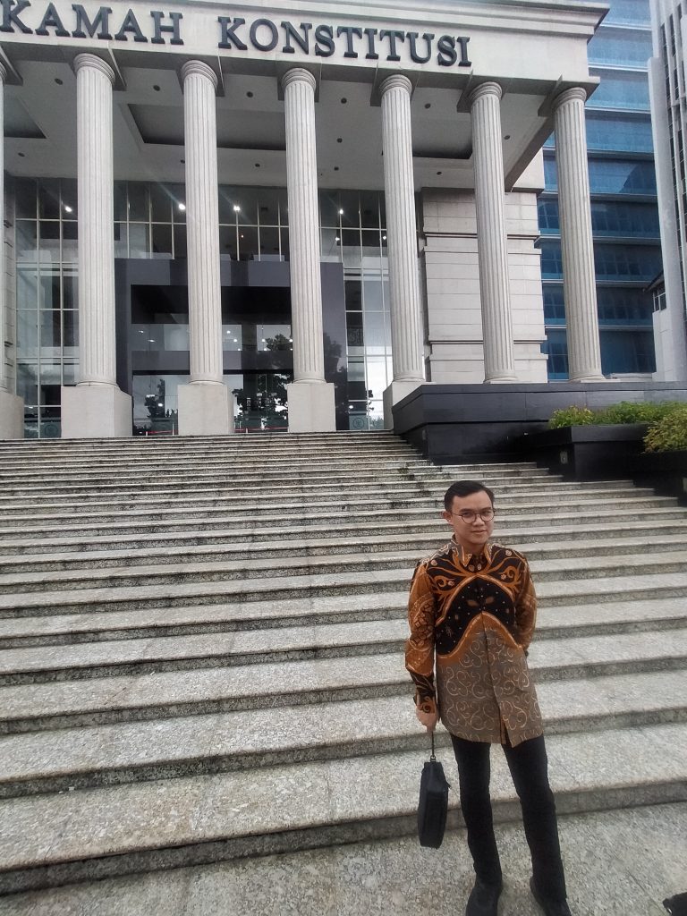 Ketua Bawaslu Kota Menado Briliant J.Maengko Hadir Dalam Sidang Perselisihan Pilkada MK Ketua Bawaslu Kota Menado Briliant J.Maengko Hadir Dalam Sidang Perselisihan Pilkada MK