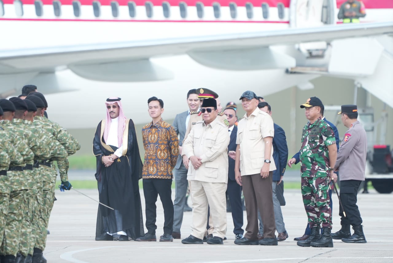 Panglima TNI Dampingi Presiden RI Tinjau Kesiapan Kontingen Parade Dan Defile Untuk Prancis