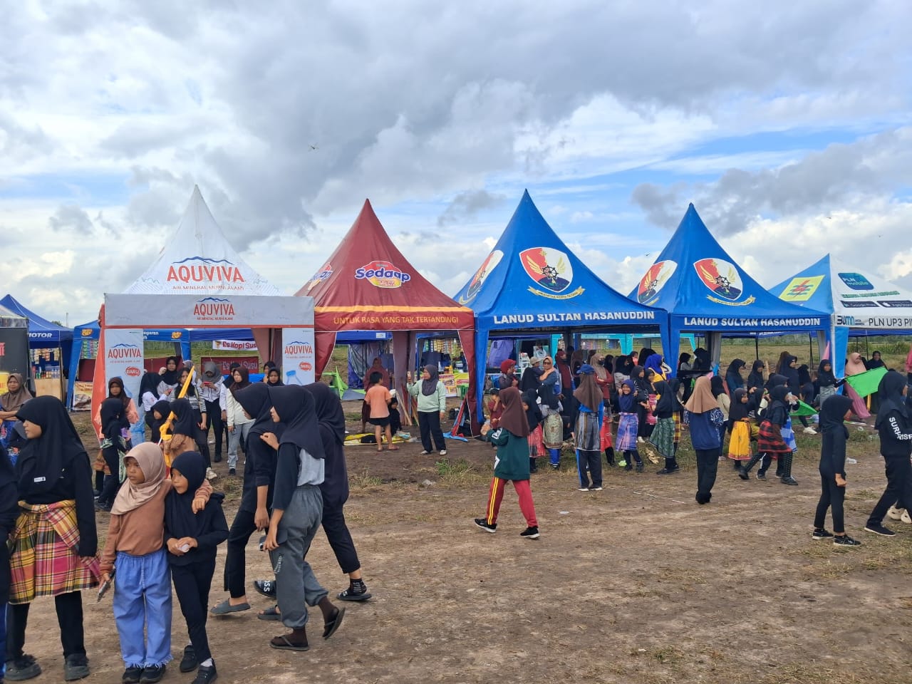 Festival Dirgantara Bumi Lasinrang Dimeriahkan Atraksi Pesawat Ultralight, Aeromodeling, Paramotor, dan Flypass Pesawat C-130 Hercules