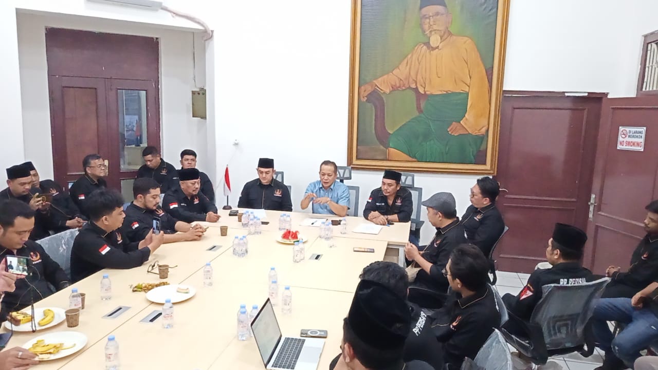 Menteri Koperasi Ferry Julìantono : pembentukan koperasi perisai tersebut harus mengoptimalkan sumber daya manusia organisasi yang memiliki visi yang sama terkait pentingnya membangun ekonomi keumatan sesuai dengan visi besar Syarikat Islam.