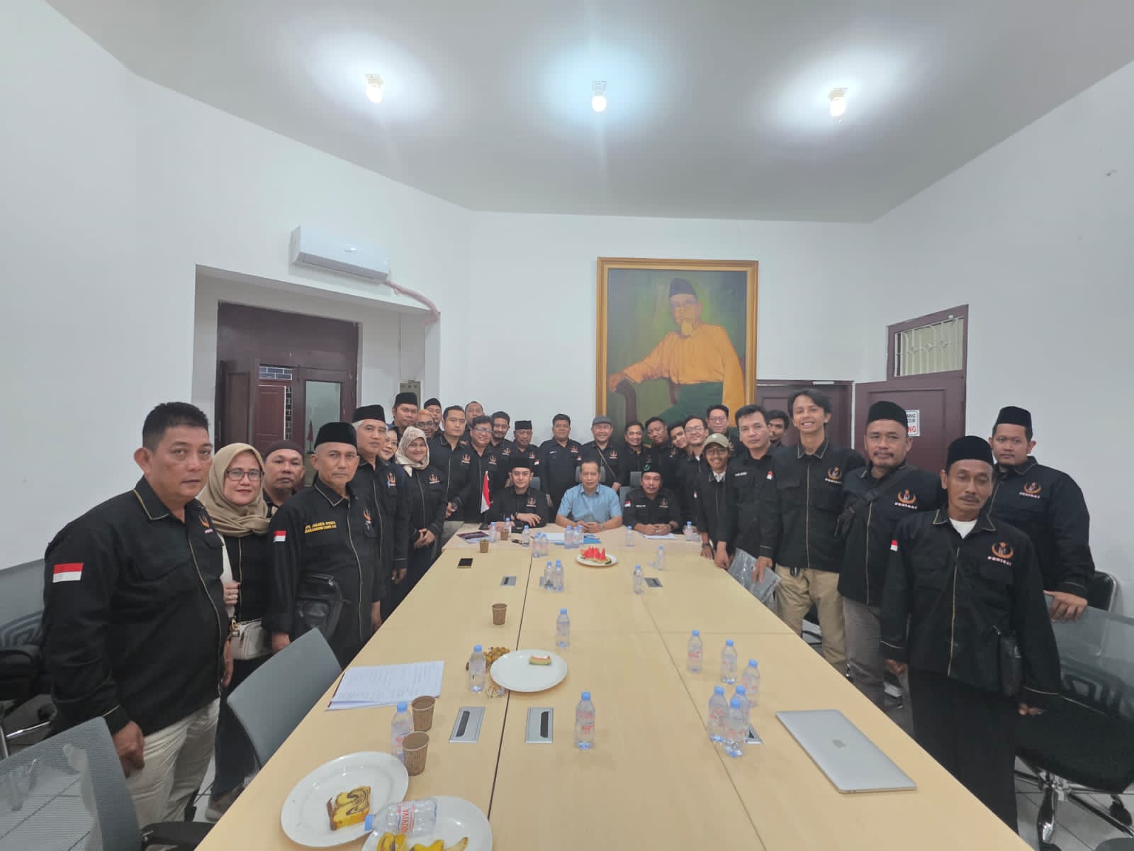 KETUM PERISAI SI : kami mengapresiasi pemerintahan Presiden Prabowo yang bekerja dengan tegas, cepat, dan selalu berorientasi pada hasil nyata KETUM PERISAI SI : kami mengapresiasi pemerintahan Presiden Prabowo yang bekerja dengan tegas, cepat, dan selalu berorientasi pada hasil nyata