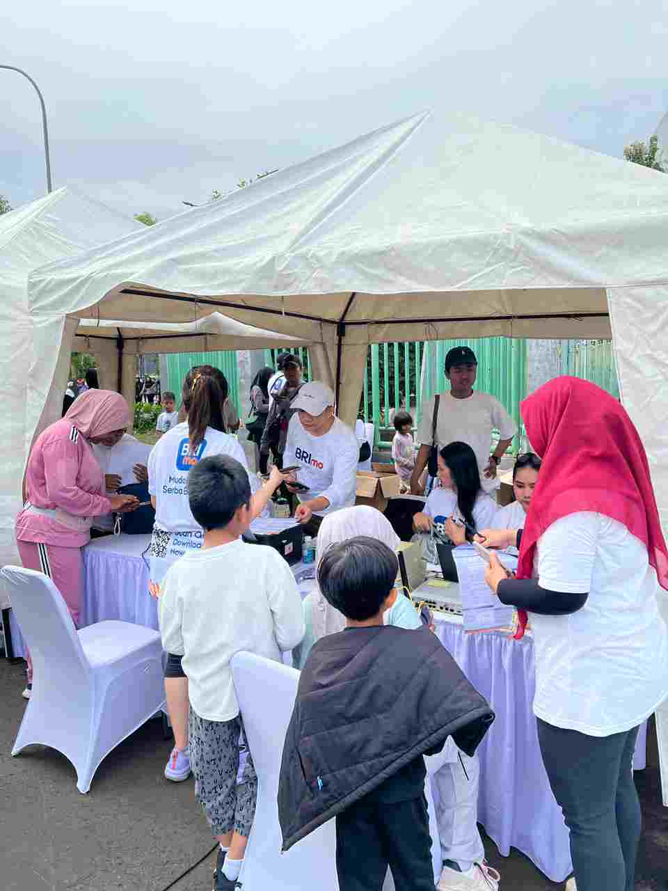 BRI Branch Office Bekasi Hadirkan Layanan Perbankan dan Edukasi di CFD, Masyarakat Antusias Padati Booth