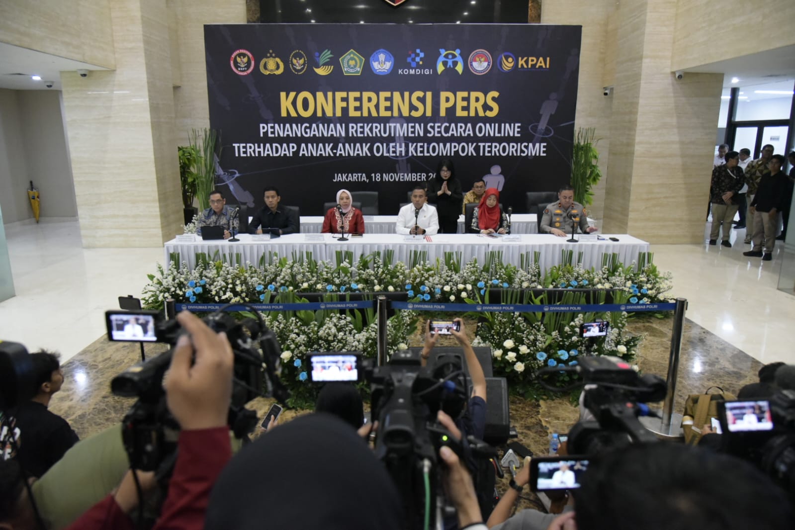 BNPT Perkuat Koordinasi Nasional untuk Perlindungan Khusus Anak Korban Terorisme* BNPT Perkuat Koordinasi Nasional untuk Perlindungan Khusus Anak Korban Terorisme*