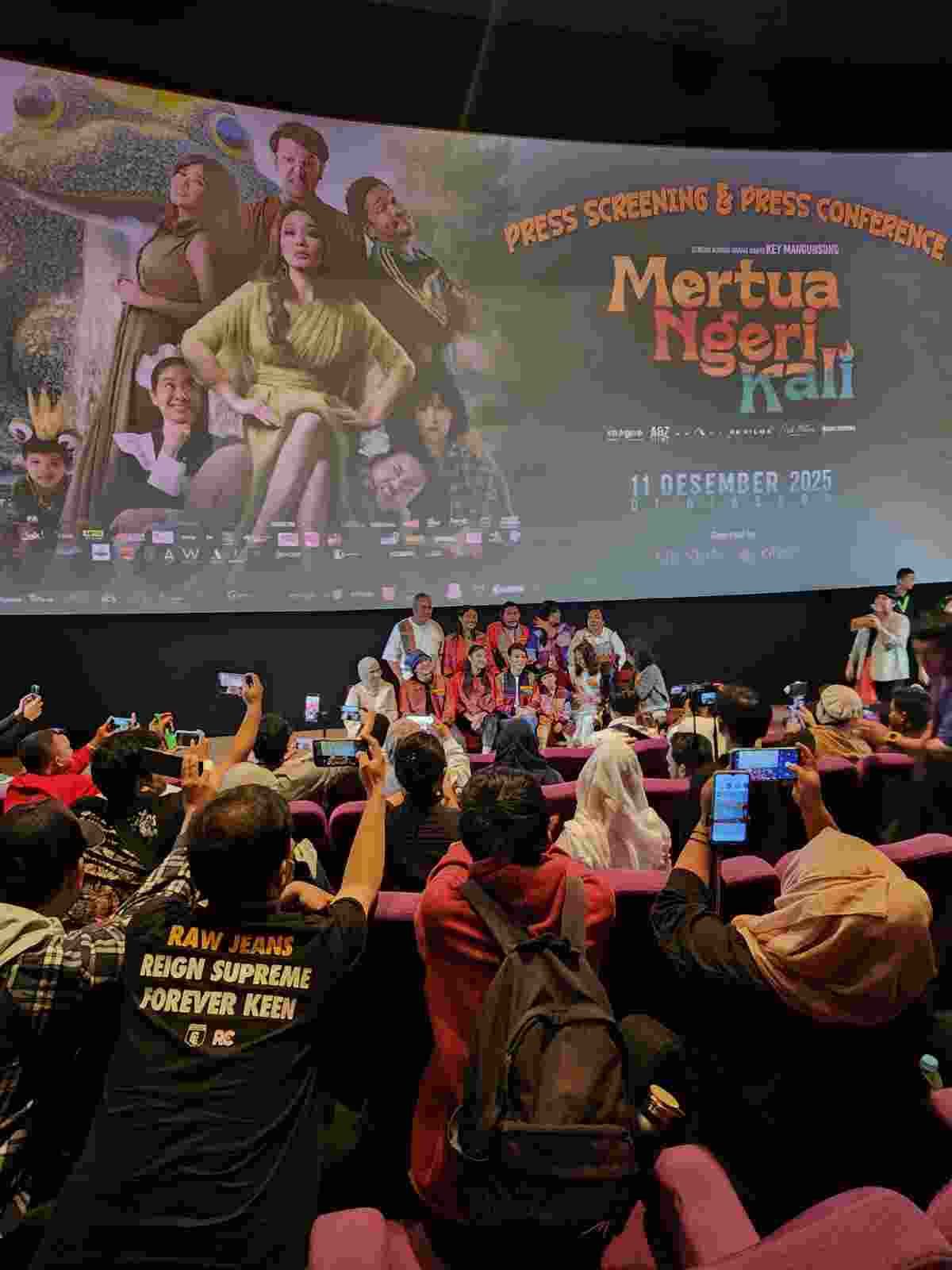 Gala Premiere Film ‘Mertua Ngeri Kali” Pecah! Bunda Corla Bikin Penonton Ngakak Sampai Baper, Siap Guncang Bioskop 11 Desember 2025