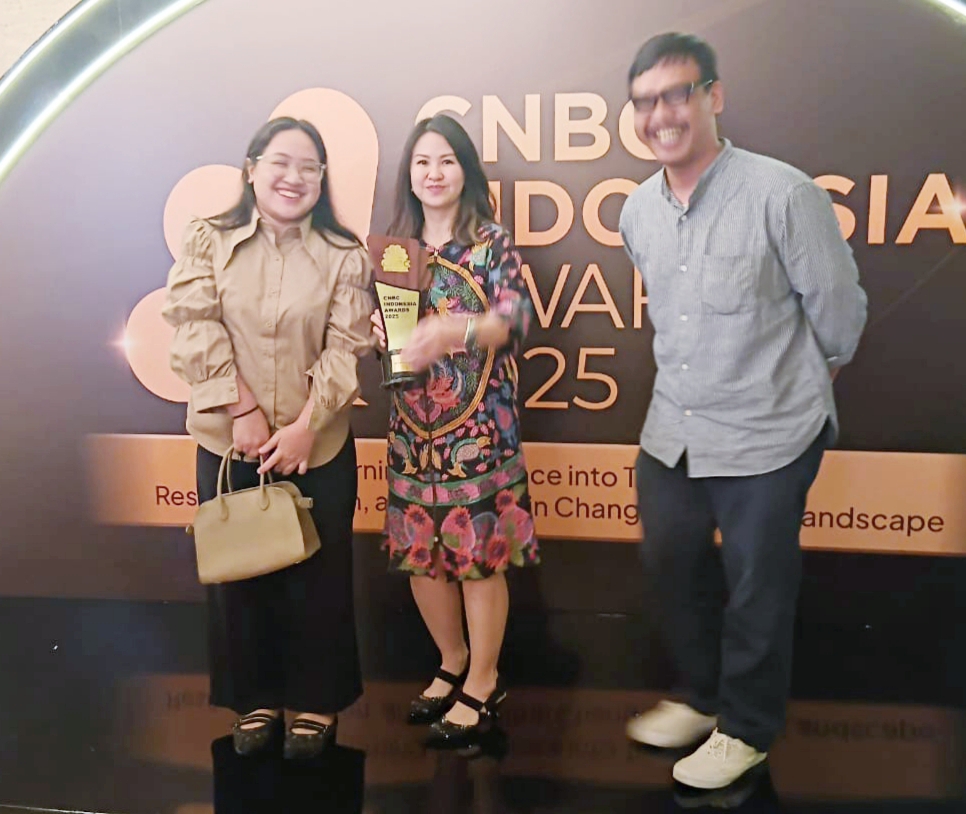 Direktur Marketing PT AZKO,Teresa Wibowo Meraih CNBC Indonesia Awards 2025 Direktur Marketing PT AZKO,Teresa Wibowo Meraih CNBC Indonesia Awards 2025
