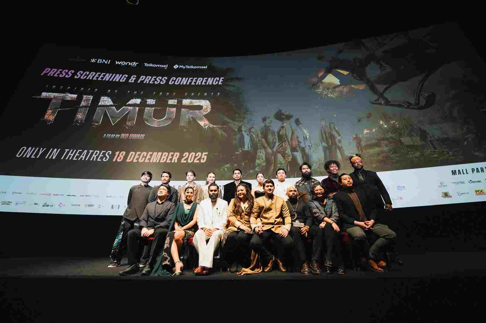 Film Timur Gelar Gala Premiere Tak Biasa, Ubah Epicentrum XXI Jadi Hutan Rimba, Penonton Kagum dan Banjir Air Mata! Film Timur Gelar Gala Premiere Tak Biasa, Ubah Epicentrum XXI Jadi Hutan Rimba, Penonton Kagum dan Banjir Air Mata!