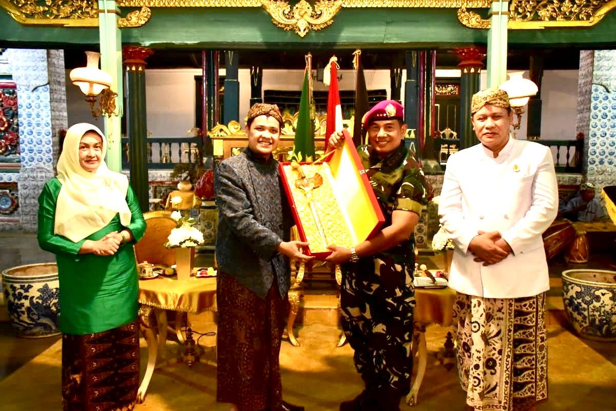 PANGKORMAR SILATURAHMI BUDAYA DAN KEBANGSAAN DI KERATON KASEPUHAN CIREBON PANGKORMAR SILATURAHMI BUDAYA DAN KEBANGSAAN DI KERATON KASEPUHAN CIREBON