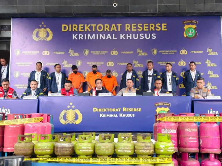 Polda Metro Jaya Membongkar Pratik Penyalahgunaan LPG Bersubsidi di Depok dan Jakarta Timur Polda Metro Jaya Membongkar Pratik Penyalahgunaan LPG Bersubsidi di Depok dan Jakarta Timur