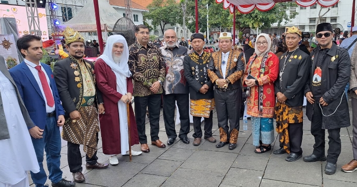 Suara Adat Nusantara Menggema: Abah Alam dan MAI Desak Ganti Rugi Rp100 Triliun atas Bencana Sumatera