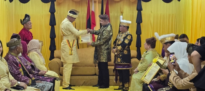 Perkuat Persaudaraan Serumpun, Dinas Perdana MAI ke Malaysia Dihiasi Anugerah Adat Bergengsi