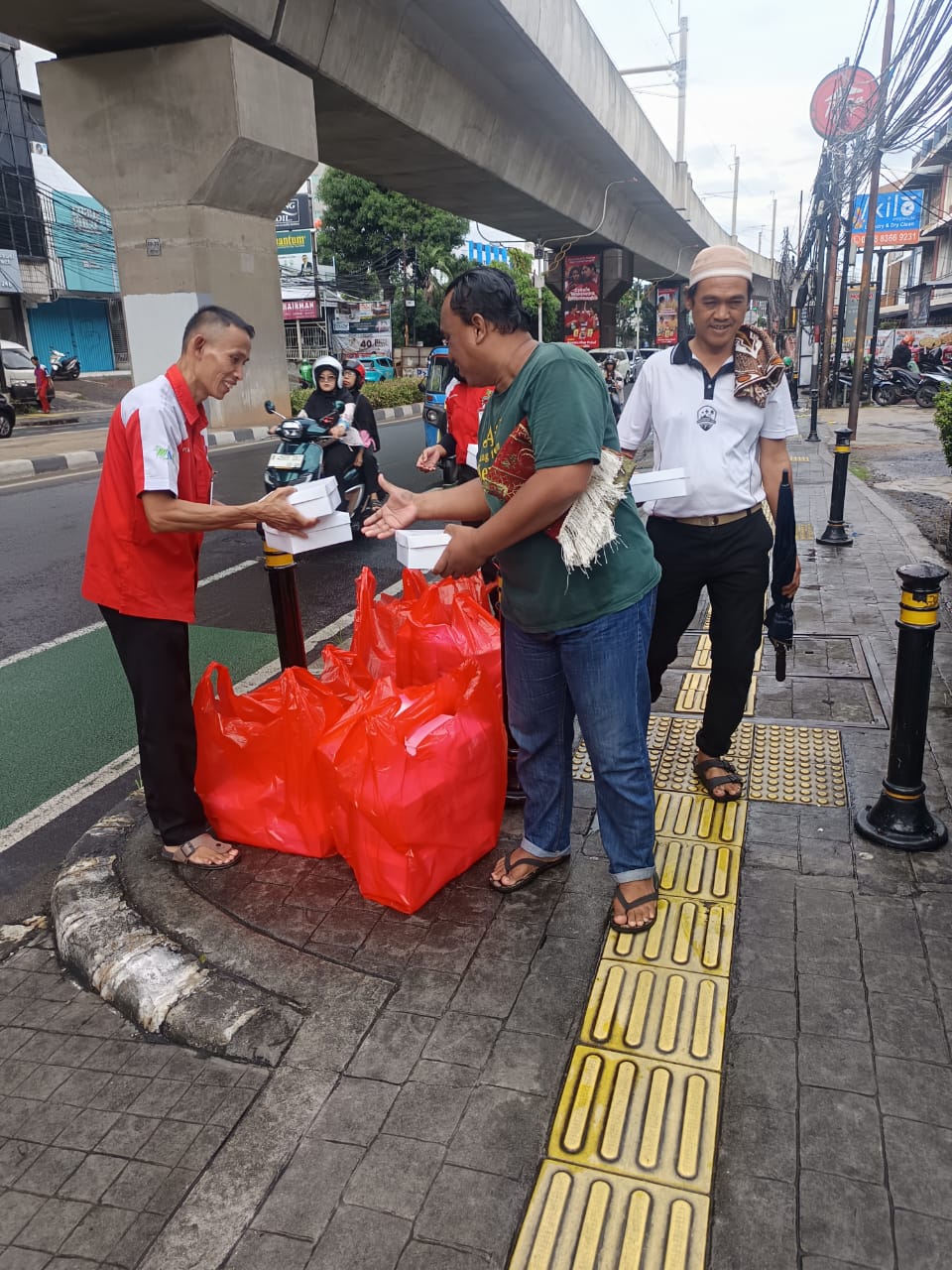 Kisah Driver Ojol yang Terbantu oleh Aksi Jum’at Berkah BRI BO Fatmawati
