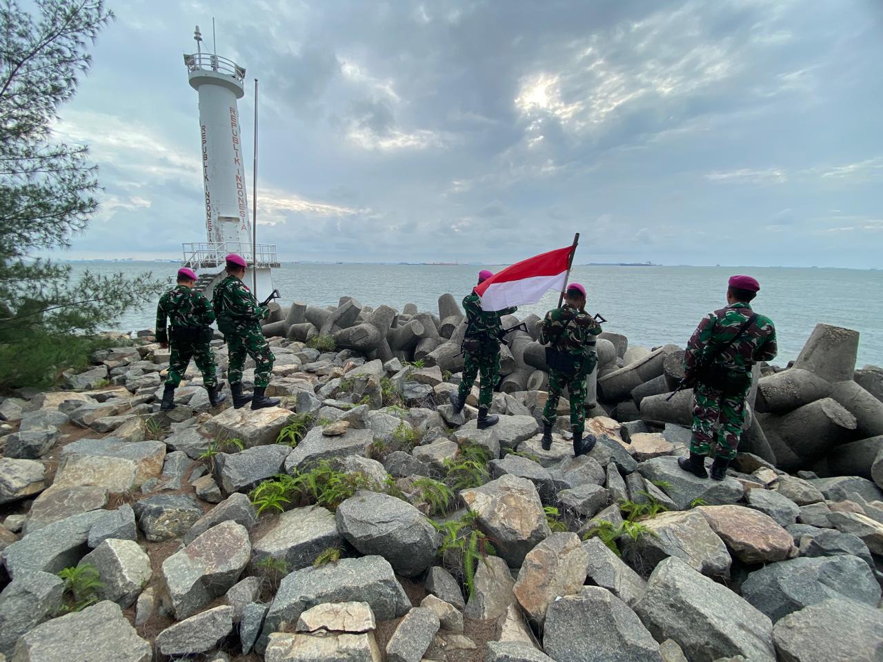 *DI GARIS TERDEPAN PERBATASAN INDONESIA–SINGAPURA, MARINIR KAWAL TITIK BATAS NKR