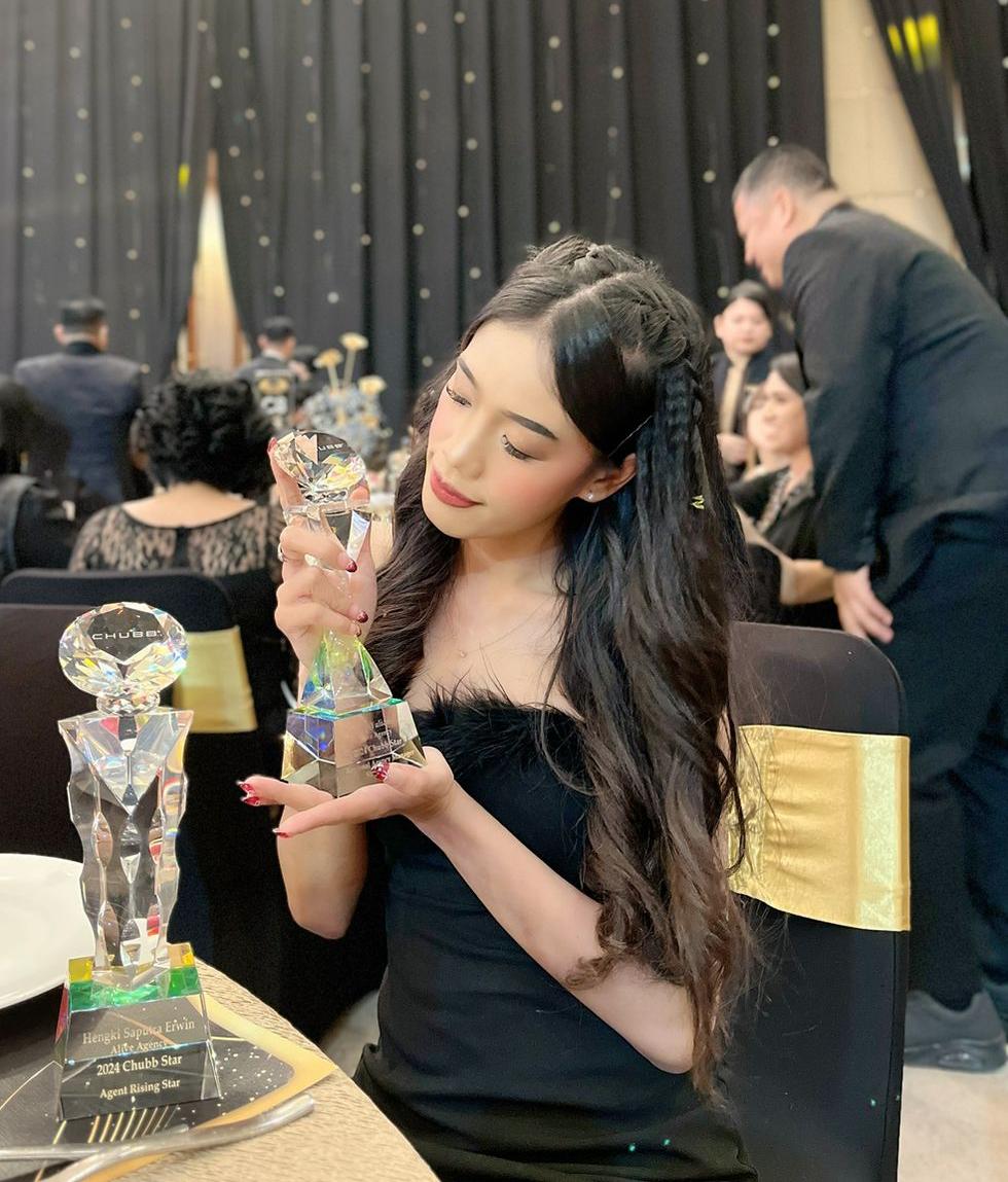 Reina Zuliya Permatasari “Model Prestasi Dari Kalangan Pebisnis”