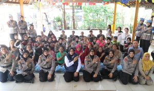 Dalam Semangat Hari Kartini, Polwan Polda Metro Jaya dan Polres Metro Jajaran Gelar Patroli Kamtibmas dan Bakti Sosial