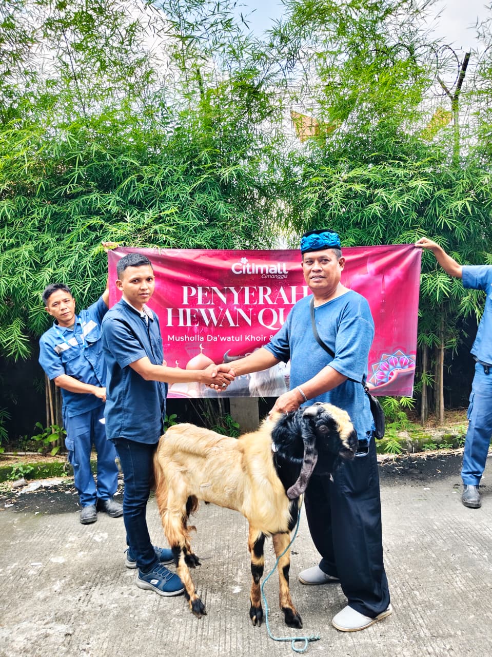 MOMEN IDUL ADHA 2026, CITIMALL CIMANGGIS BAGIKAN HEWAN KURBAN UNTUK MASYARAKAT SEKITAR