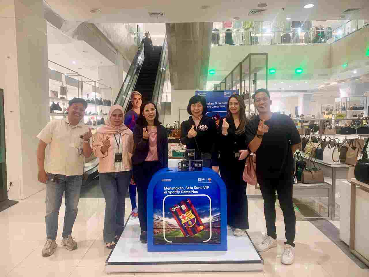 Program Akselerasi Akuisisi Produk BRI x FC Barcelona di Sogo Mall Kota Kasablanka