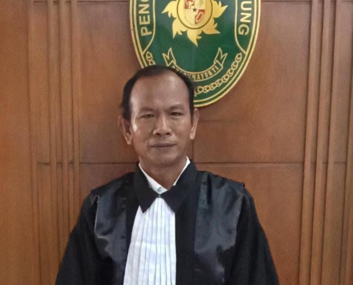 Pangidoan Terbit Ropu Lumbantobing, S.H., Advokat Muda dan Mahasiswa Hukum Unika Santo Thomas, Torehkan Prestasi Akademik Gemilang dengan IPK Sempurna 4,00