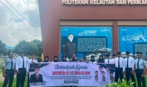 Mahasiswa Nelayan Bentangkan Spanduk Apresiasi untuk T.A. Khalid di Politeknik KKP