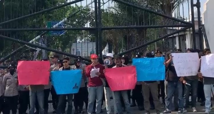Forum Komunikasi Mahasiswa Nusantara Desak Copot Wagub Banten Jika Terbukti Melanggar