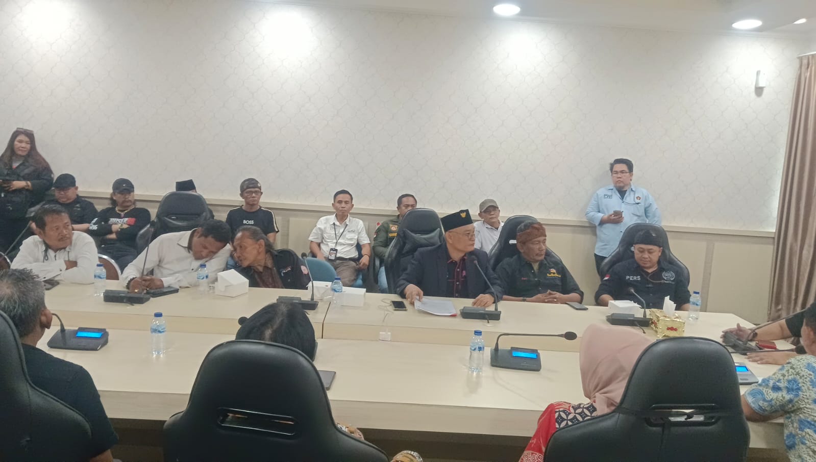 KECEWA TERHADAP JAWABAN PEMKAB BEKASI, KOORDINATOR AKSI SOLIDARITAS WARTAWAN TEGASKAN: COPOT KADIS LH DALAM 7 HARI ATAU AKSI DAMAI JILID II DIGELAR LEBIH BESAR!