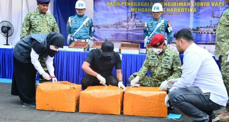 TNI AL MUSNAHKAN RIBUAN CARTRIDGE LIQUID VAPE MENGANDUNG NARKOTIKA SENILAI MILIARAN RUPIAH DI LAMPUNG
