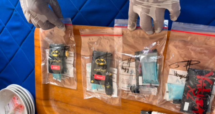 GAGALKAN PEREDARAN NARKOTIKA, TNI AL AMANKAN RIBUAN CARTRIDGE LIQUID VAPE TERINDIKASI KOKAIN DI LAMPUNG