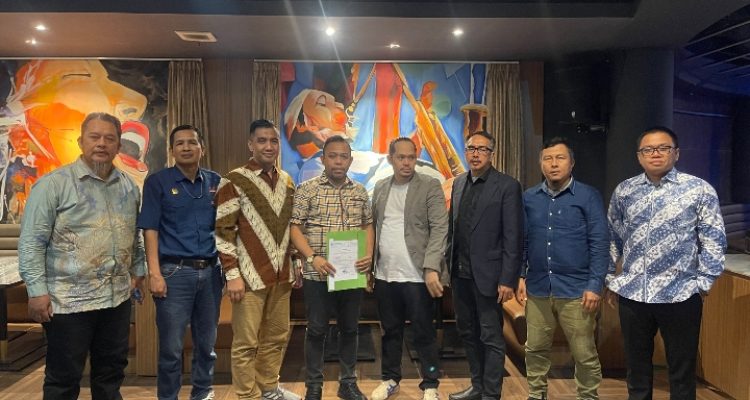 Sah! Boy Nanang Wahyudi, SH Terima Mandat Ketua BPD KAPMI Kalbar dari Ketum Muliansyah Abdurrahman